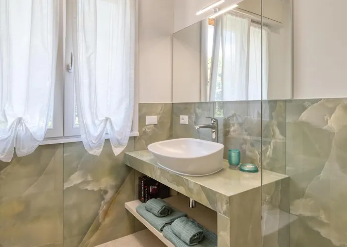 La Sensa Lägenhet Brenzone sul Garda