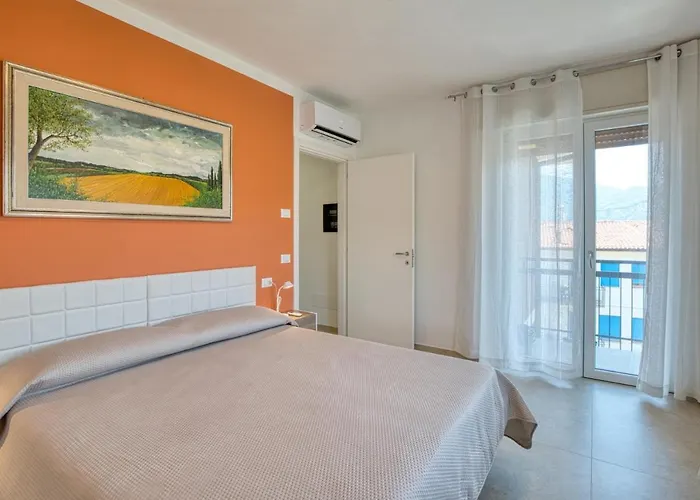 La Sensa Lägenhet Brenzone sul Garda